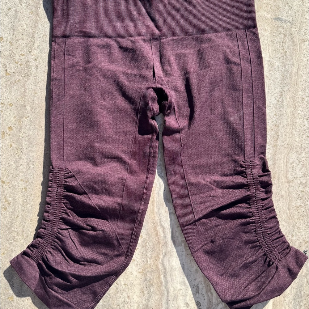 Lululemon Purple Capri Leggings🍇